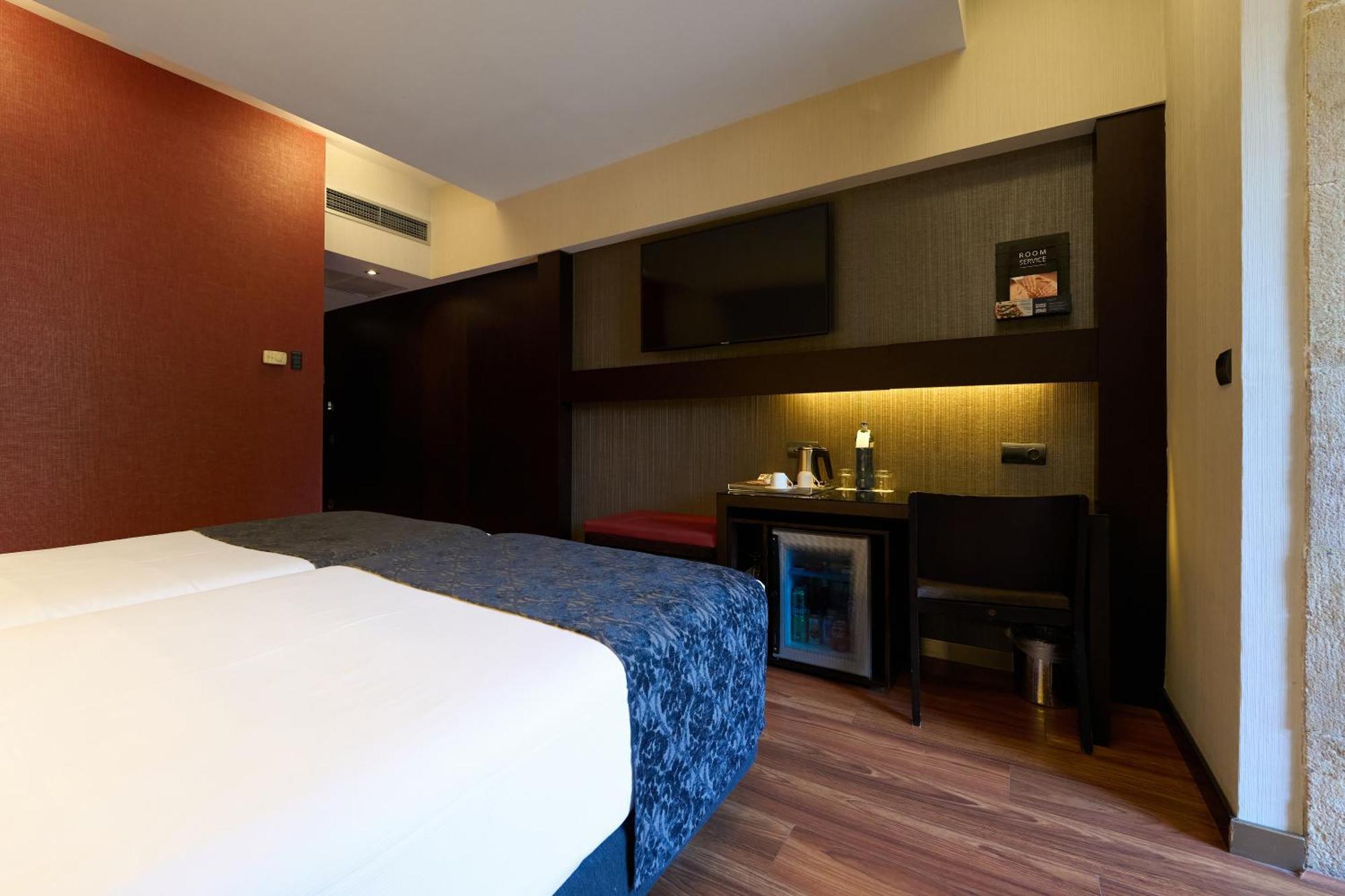 Catalonia Port Hotel