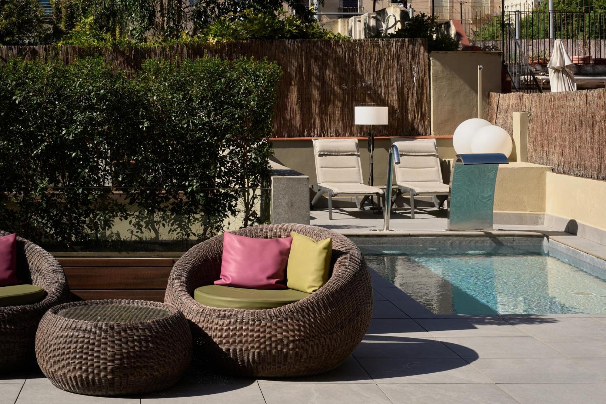 Hotel Catalonia Port 4*